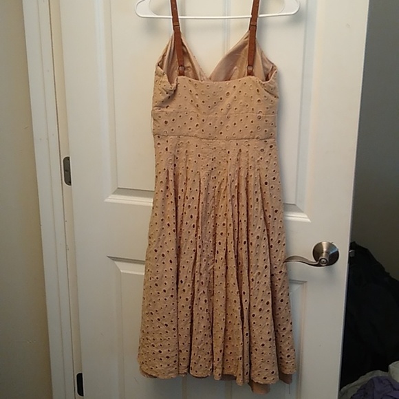 Beautiful ladies dress size 6 - Picture 2 of 5